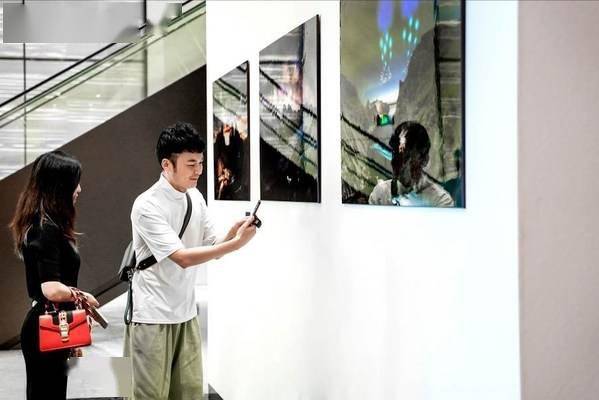 格罗|苏铁个人摄影作品展于长沙尼依格罗酒店开展