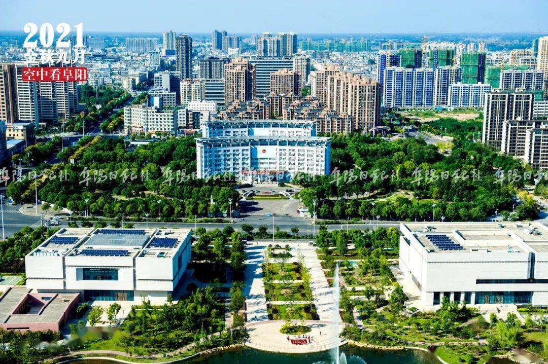 (临泉城南新姿)戴维奇认为临泉城市在发展很有活力记者 储继明/文张洪