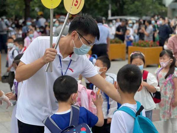 作业|萌娃返校 ，南京全部开学！新学期这几点变化……