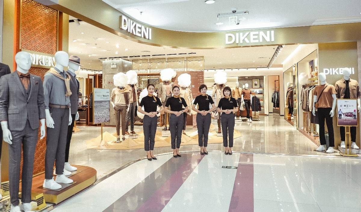 dikeni迪柯尼携手国家地理摄影师,走进阿拉善探寻"黄金羊绒"