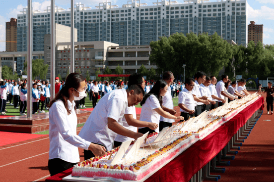 青春成长感恩责任靖边中学举行高2022届成人仪式