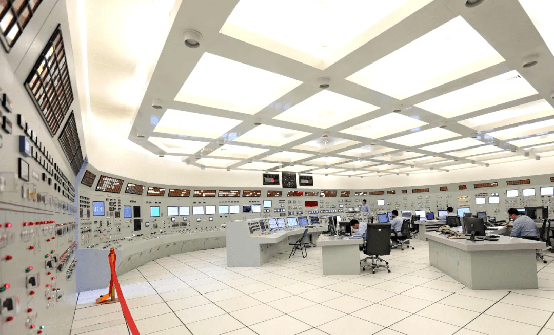 秦山核电厂1号机组主控室改造前后对比
