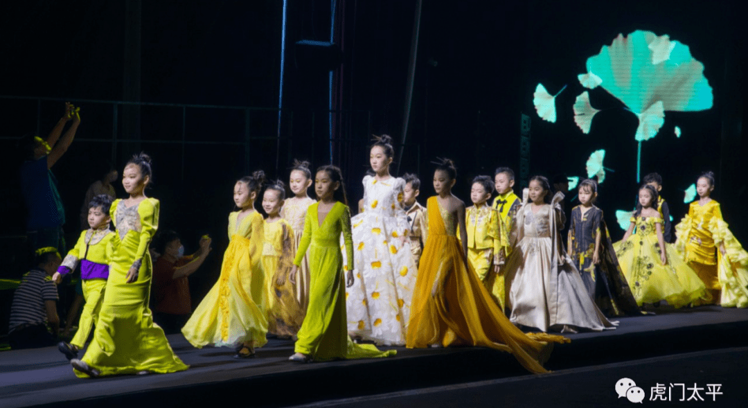 橙黄色|精彩！来享受一场“麦浪滚滚”的视觉盛宴！