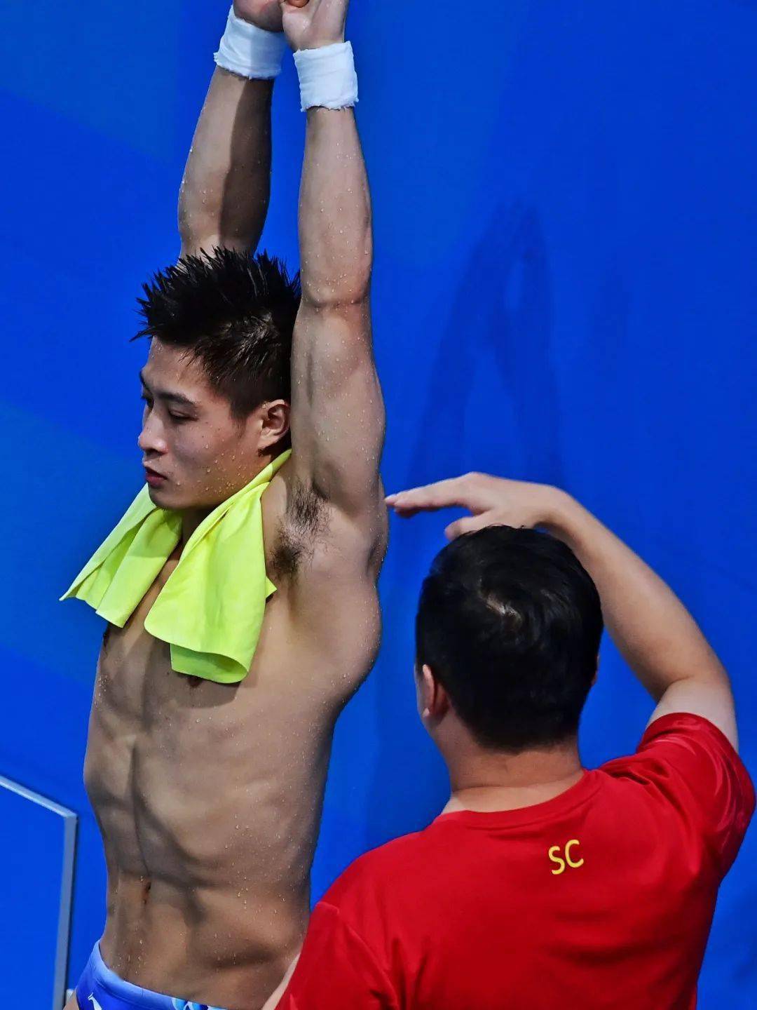 全运赛况 毫无悬念杨健拿下男子10米跳台金牌 比赛