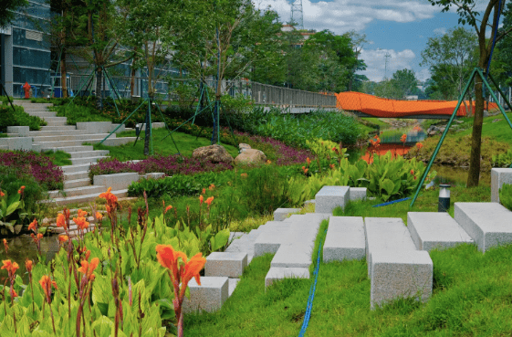 航拍下的大坦沙岛中轴线河涌景观示范段碧波绿道小桥流水美如画