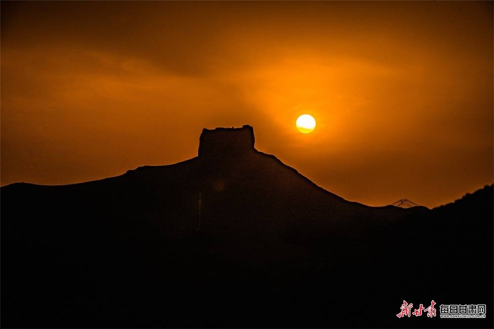 阳关|敦煌古阳关：大漠日落显苍茫 星汉璀璨夜未央