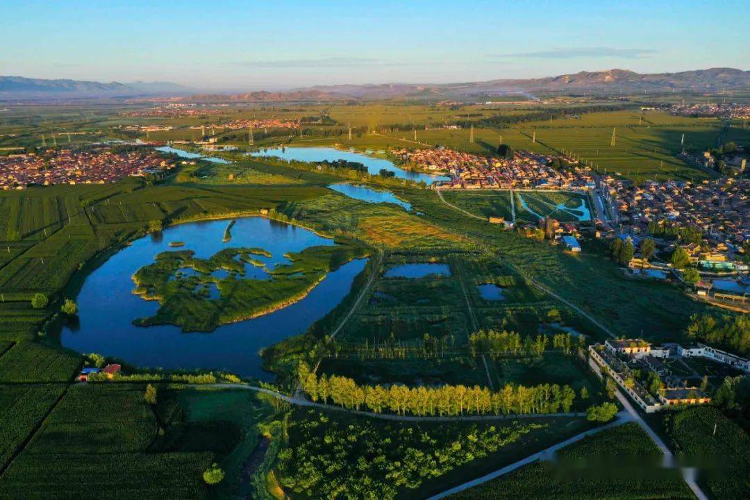 鸟瞰神溪湿地▲荞麦川风电场▲青磁窑堡角台▲青磁窑村▲二岭古带