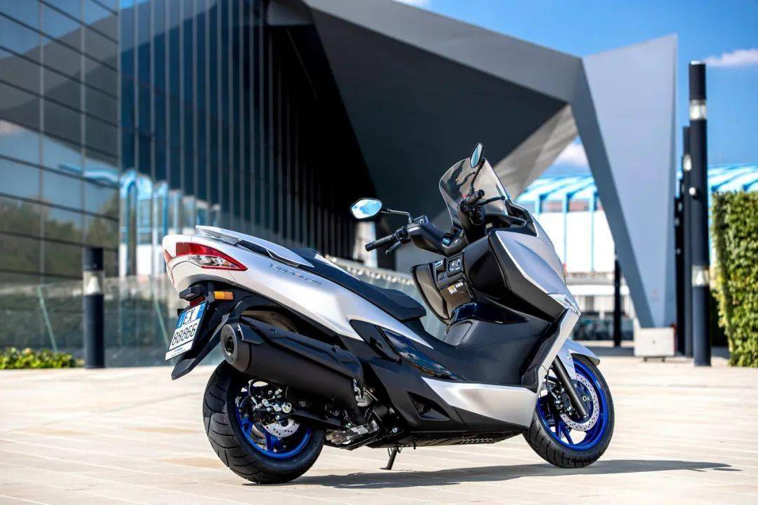 suzuki 2022 an400 欧洲版:户外特写