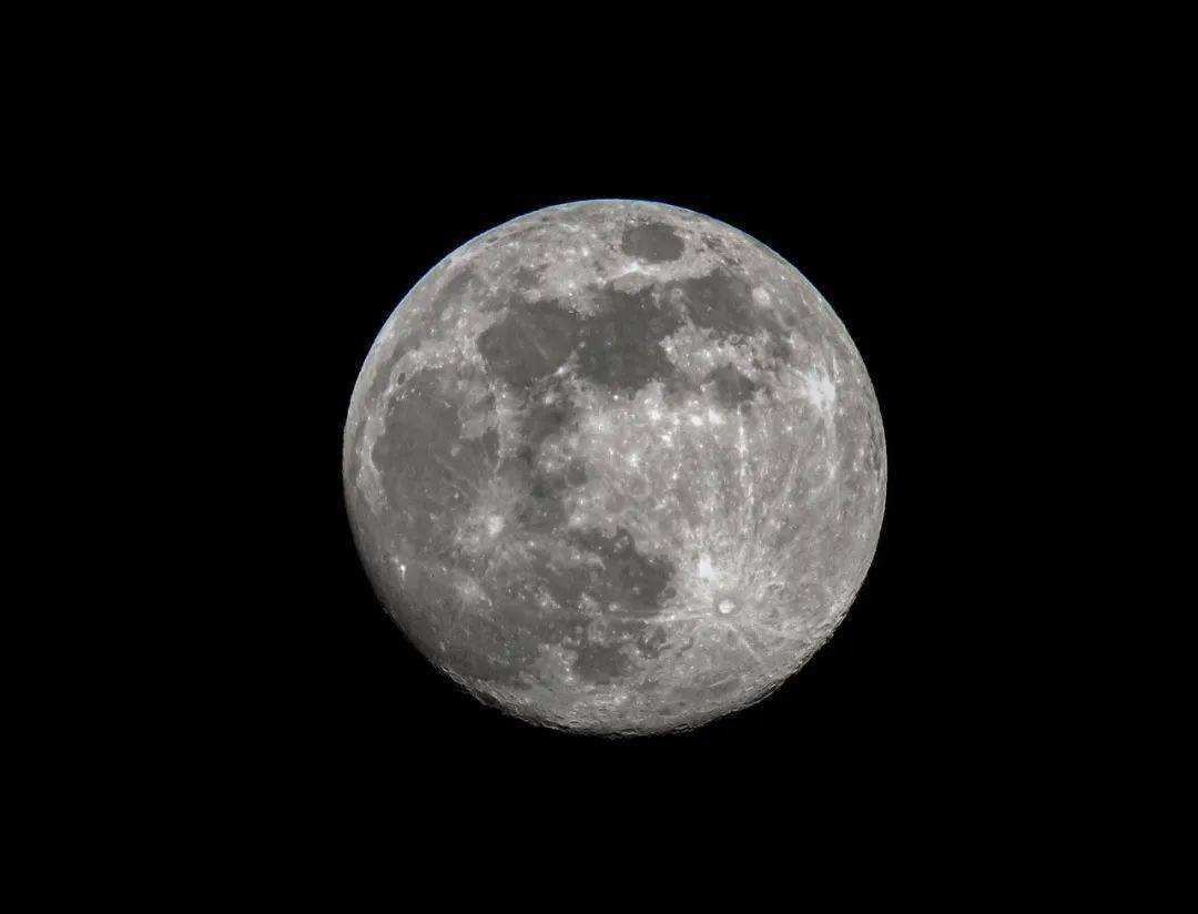 摄影科普十六如何拍出超级震撼的大月亮