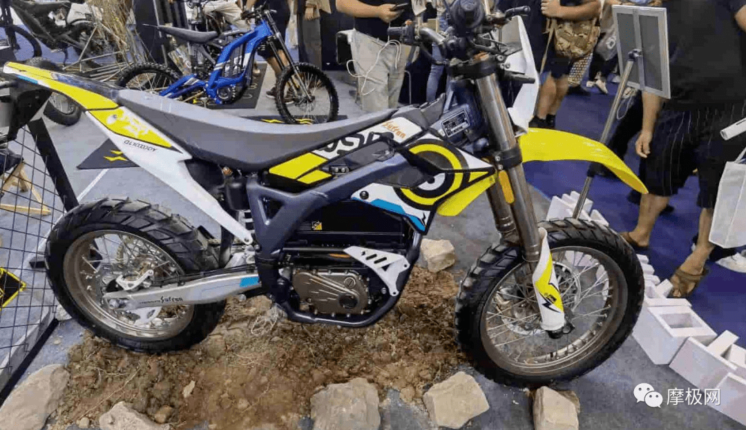 现场图虬龙科技暴蜂3c越野劲十足