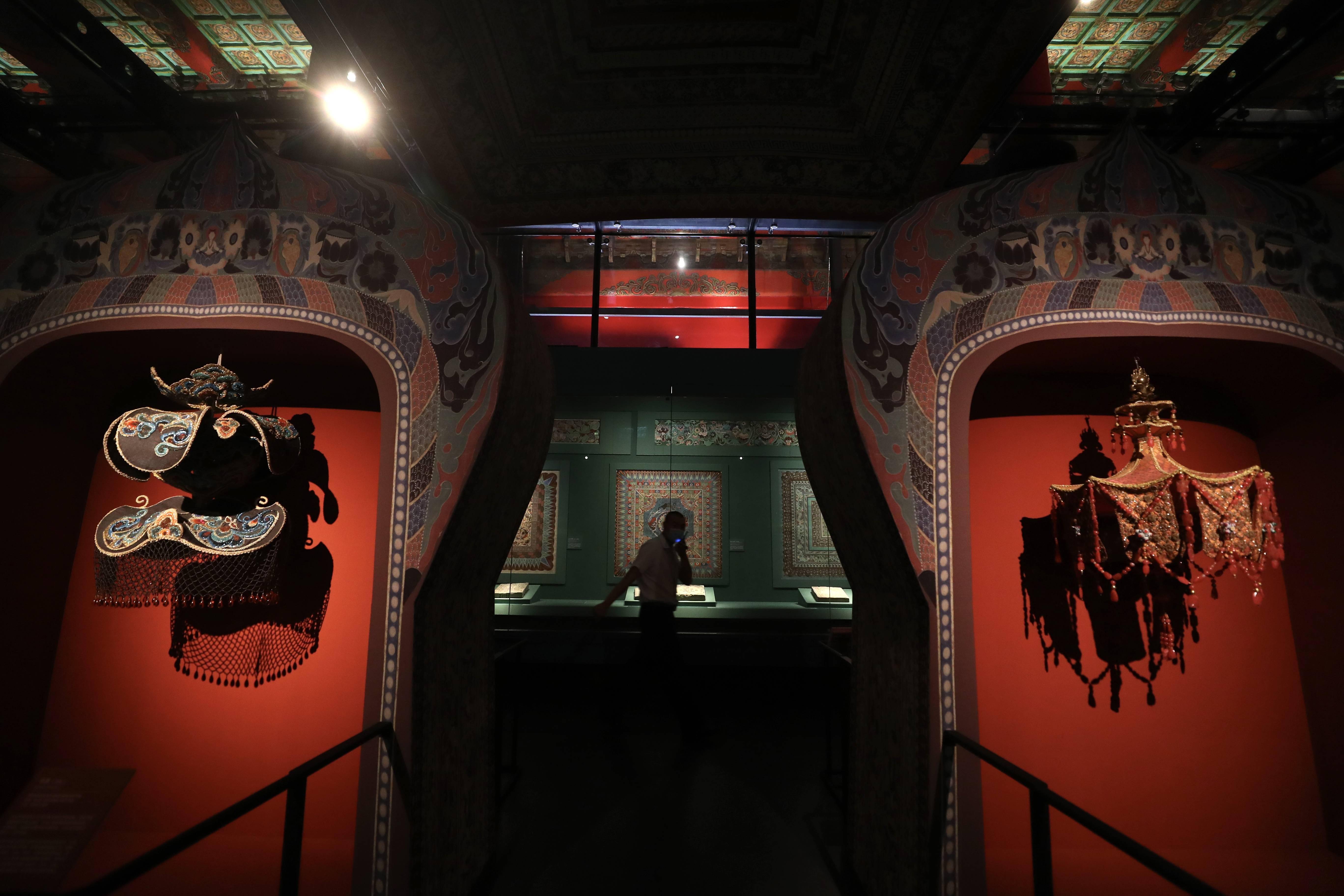 当故宫遇见敦煌敦行故远故宫敦煌特展开幕