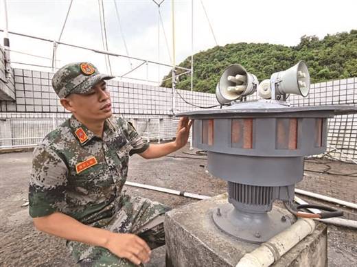 印度的防空警报器图片