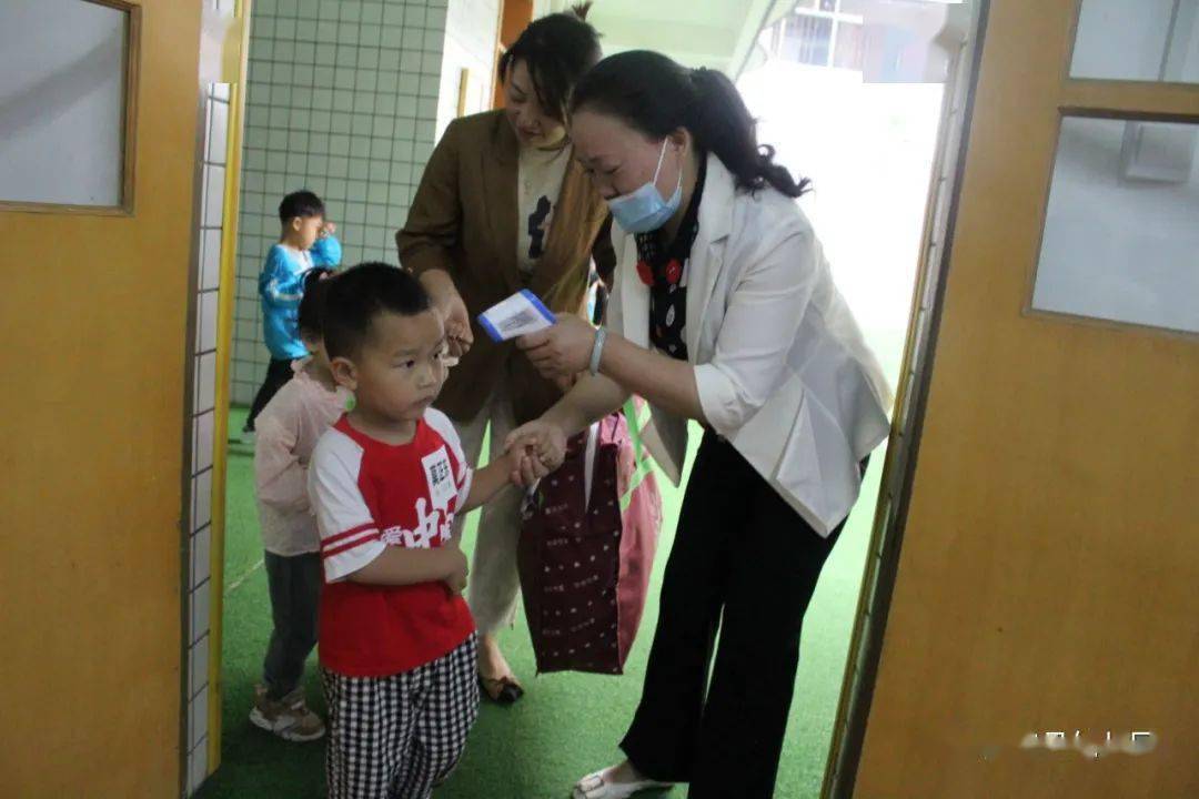 活动|镇安县幼儿园开展小班幼儿开学活动