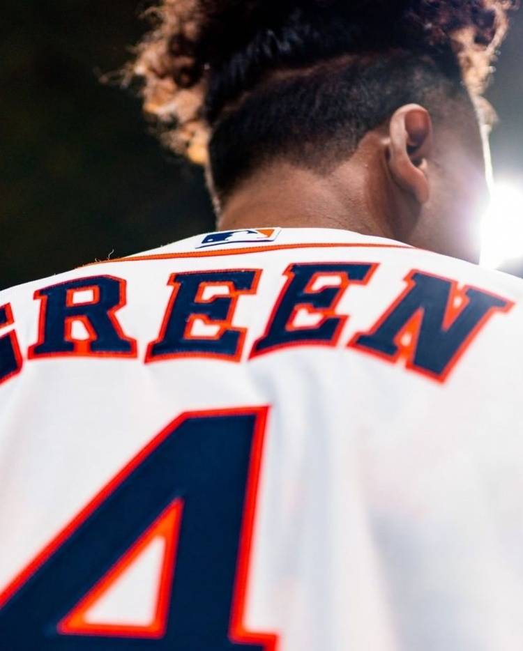 《slam》杂志更新社媒晒杰伦-格林开球照_火箭