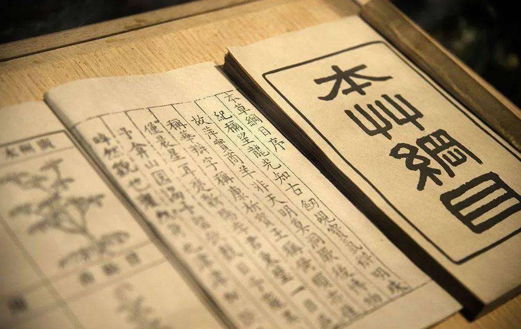 汪女士|白发越长越多？原来是这里出了毛病！坚持一招，养一头乌黑墨发！