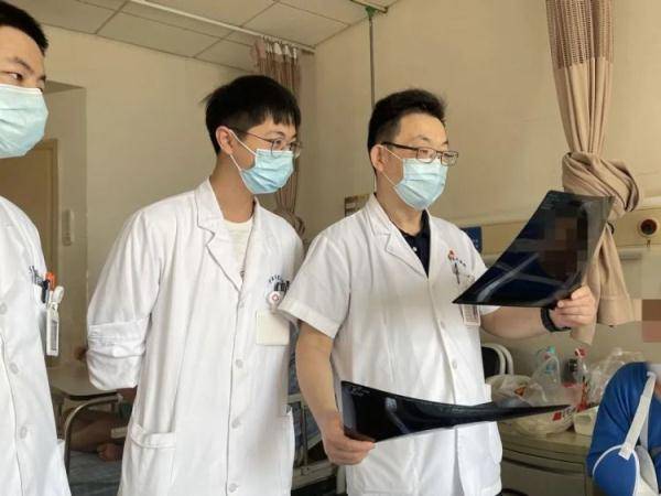 运动|五年级男孩每天跳绳1000下，妈妈想用“特训”让他长高，结果……