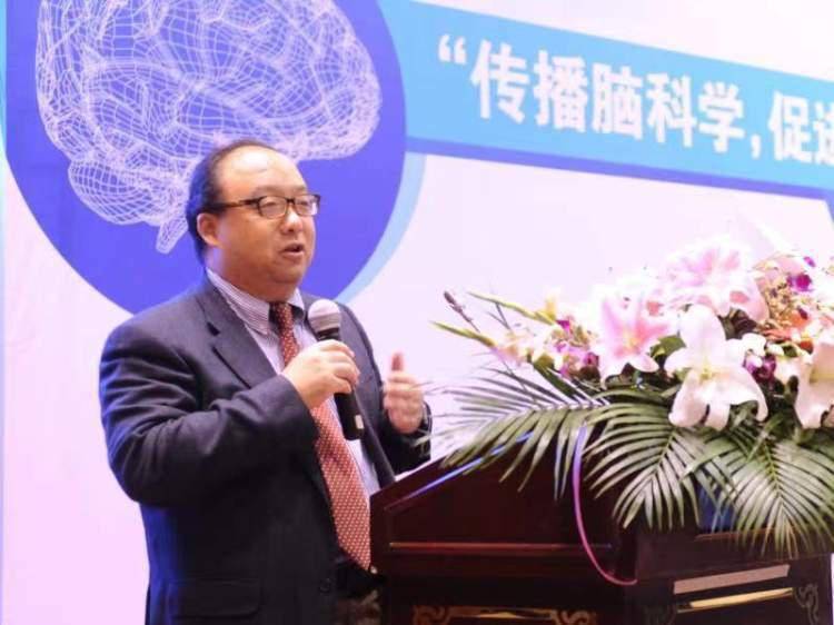 认知|偷走记忆的可能不是岁月，而是一种病！专家们喊大家走出阿尔茨海默病的认识误区