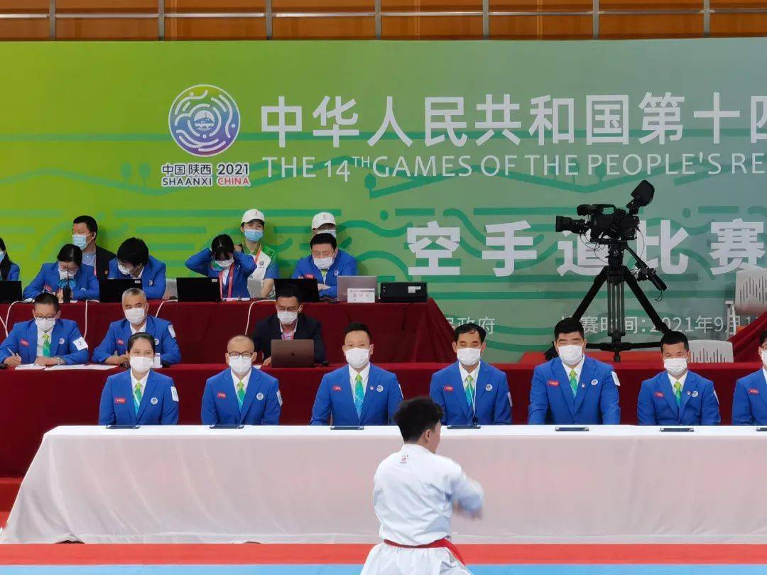 煞甲天台人徐威武在第十四届全运会上当裁判