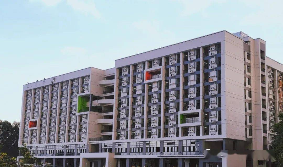 今年新建的大学宿舍谁最豪华?同样住宿费真能住这么好?