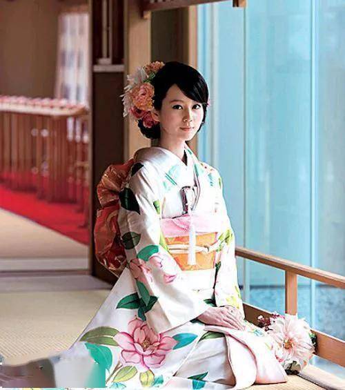 从业女性超30万的日本风俗业年产3000多亿为什么没人管