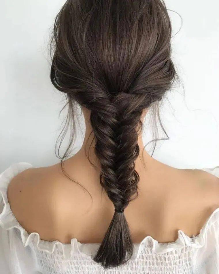 超简单的马尾编发造型!让你秋天出门不再纠结!