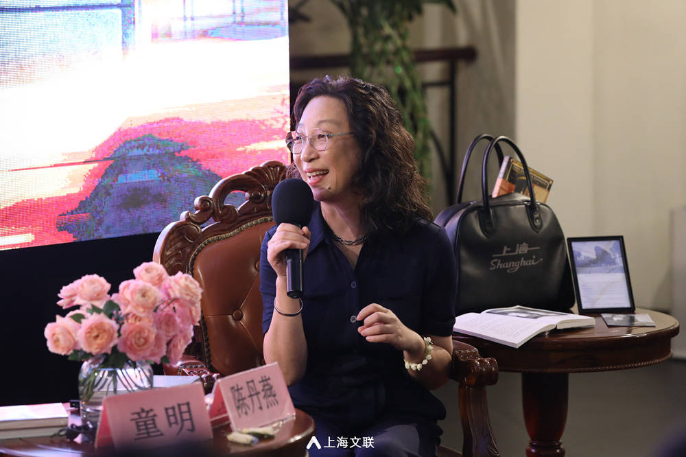 街区|专访｜陈丹燕：读者跟着这本书行游上海，让我受宠若惊
