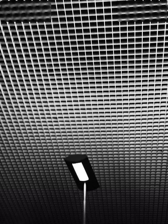 摄影给平常的事物赋予一种不平常的气氛，摄影同样如此！