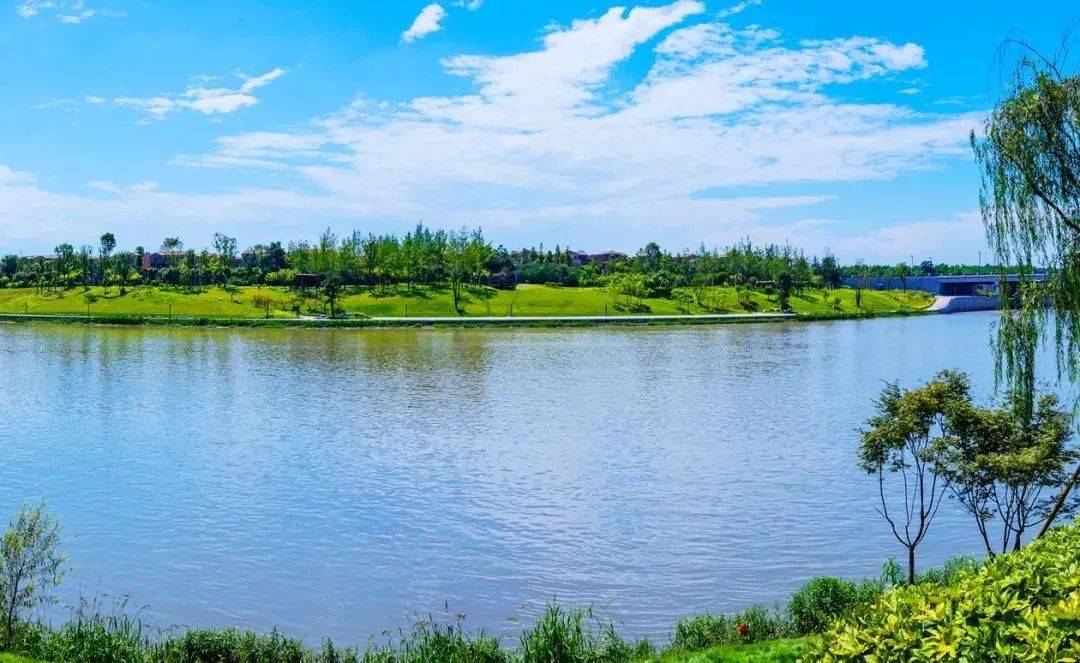 出现在天府新区鹿溪河生态区 ▲鹿溪河生态公园 鹿溪河,从天府新区