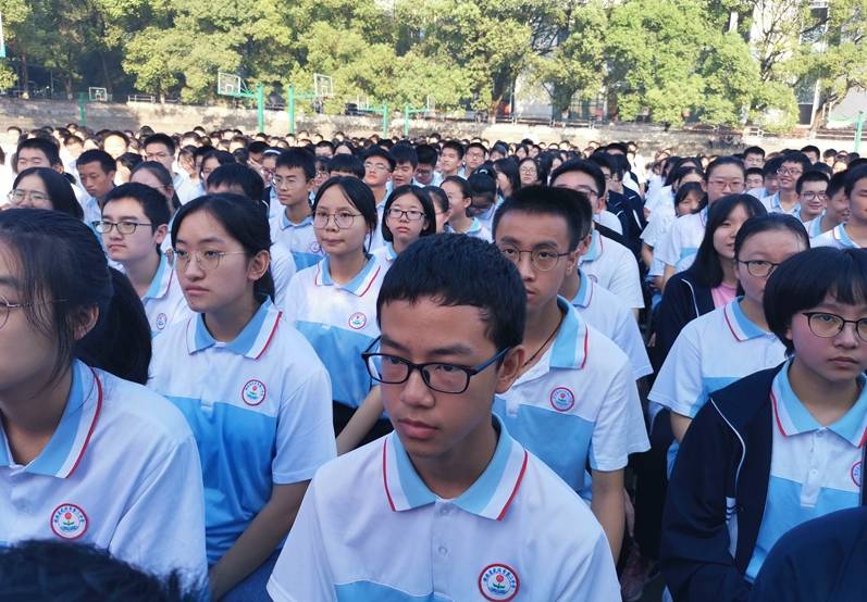 送祝福|心怀感恩 拼搏高考 ——记武冈市第二中学“高考总动员″励志演讲会