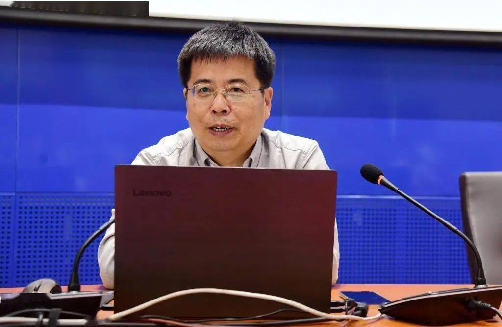 副校长张海峰主持召开2021年师范类专业认证培训与指导会议