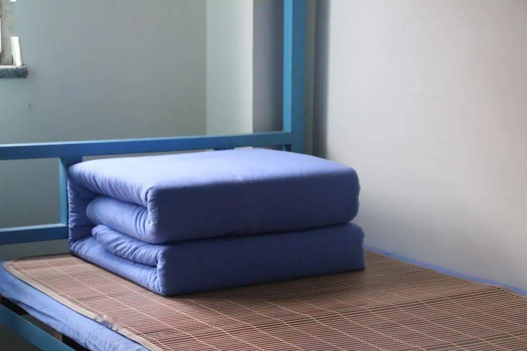 内务大阅兵衡水十三中组织宿舍内务卫生大评比活动