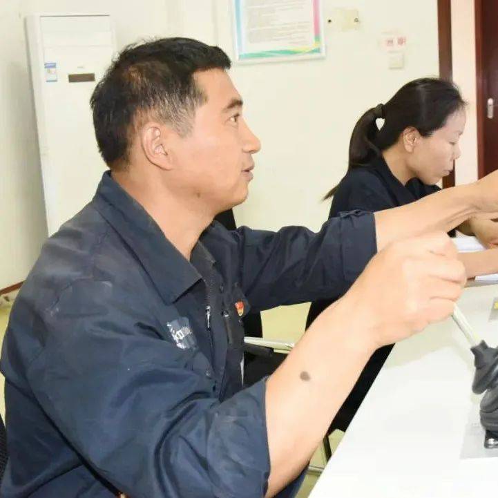 兢兢业业 忠诚担当——记第二分公司优秀共产党员朱振祥_班组