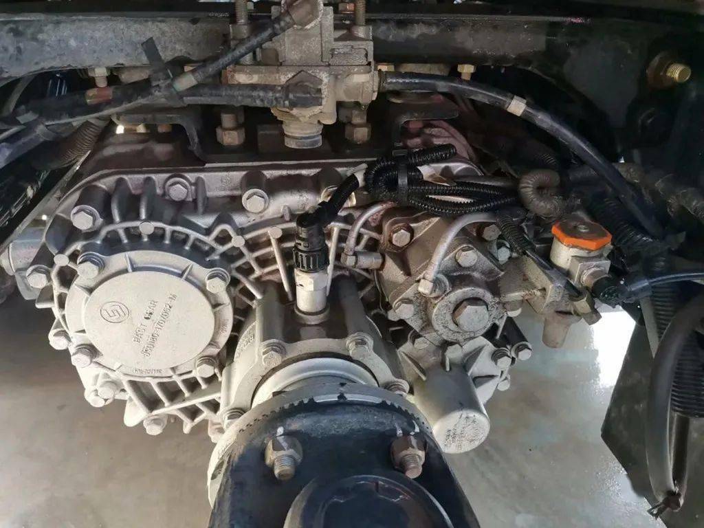 进入国六时代想换燃气车?看看杰狮c6 lng重卡