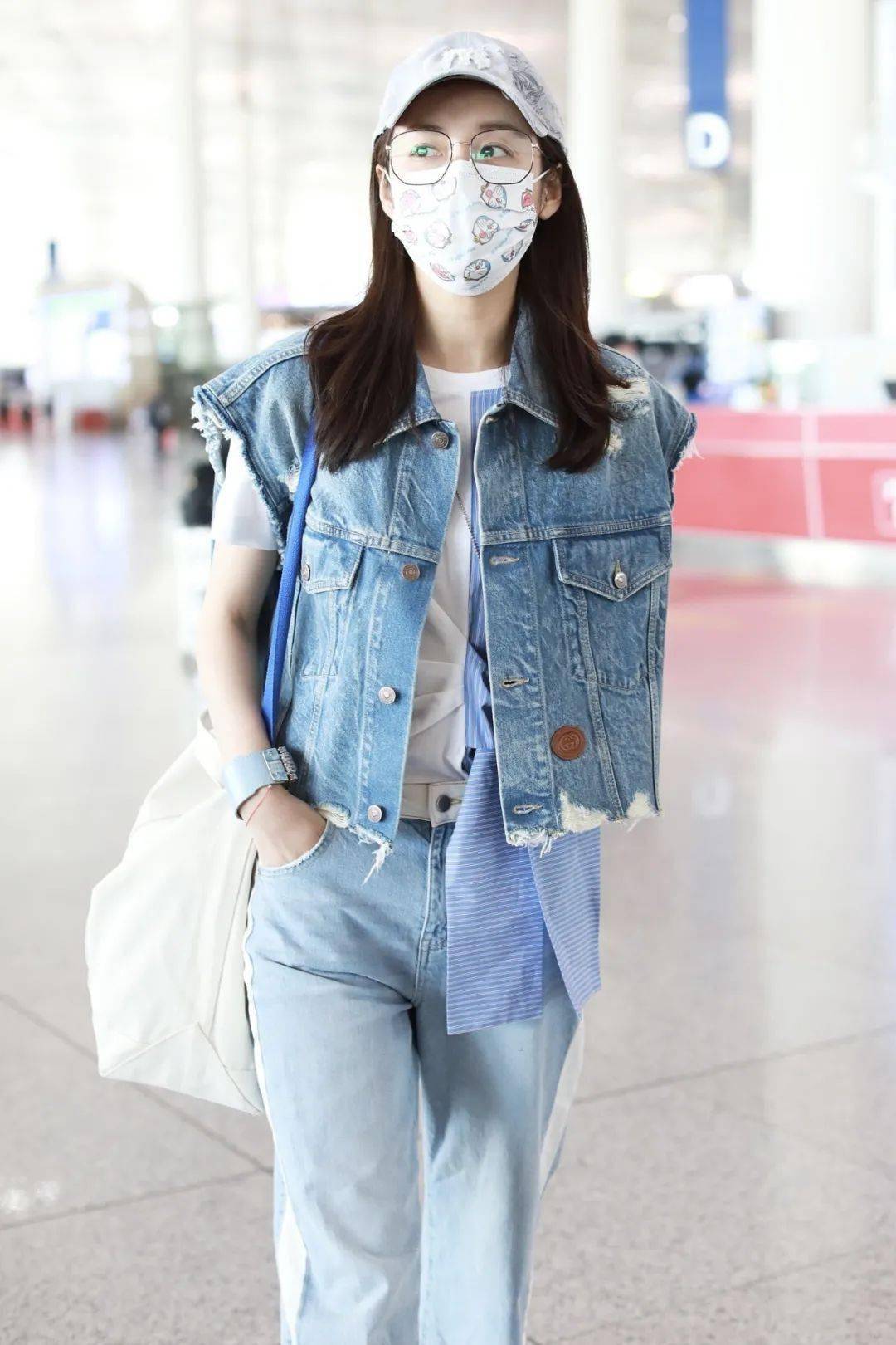 感觉 娜扎最近穿了好几遍的单品 马甲叠穿到底有多香？