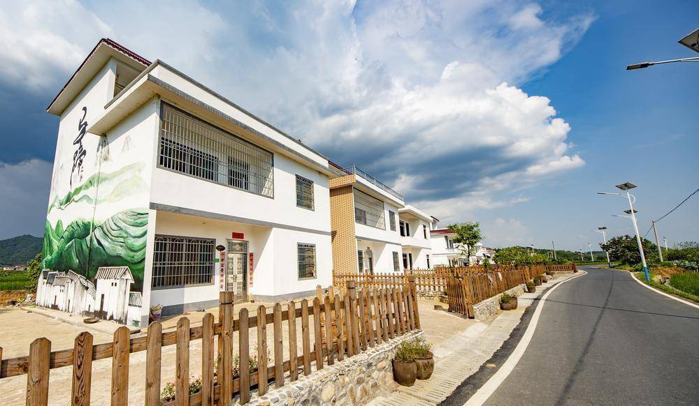 乐昌市持续推进农村人居环境整治"三清三拆三整治"工作,全市195个行政