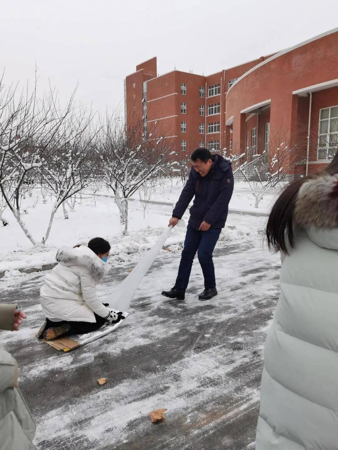 章丘五中这位老师这样做