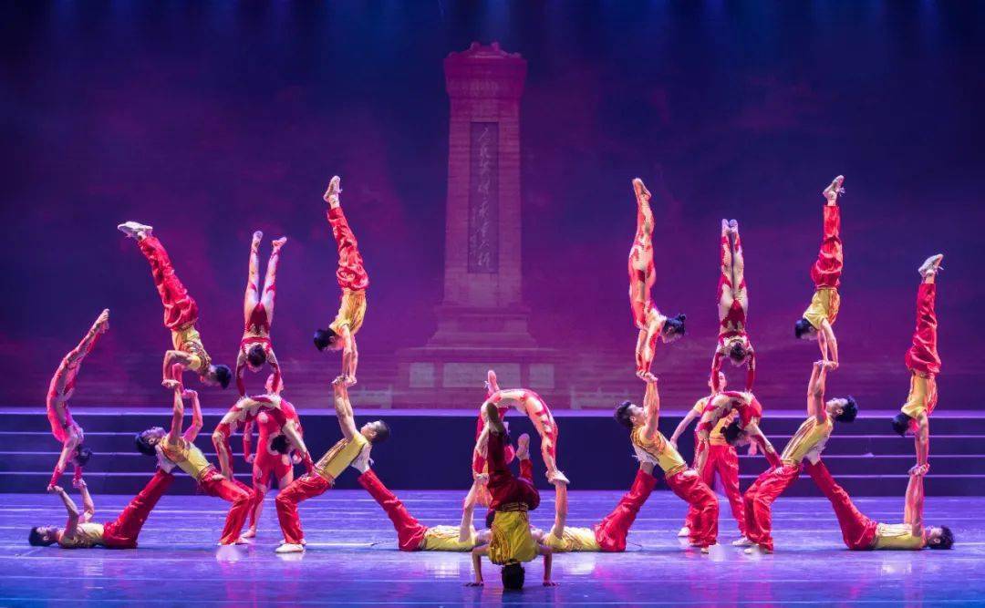 舞蹈专场一条大河以澎湃之势奔涌而来