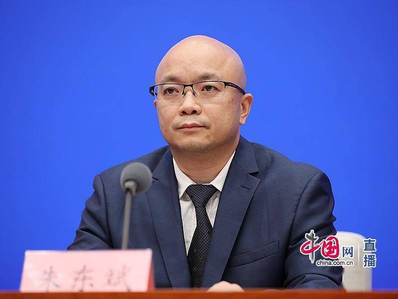 朱学斌表示,在保障义务教育的基础上,特殊教育全面向学前和高中阶段