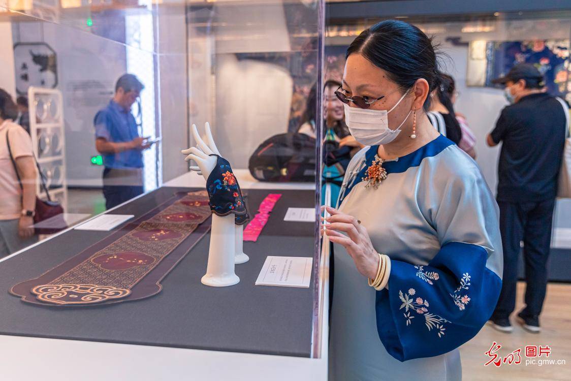 系列|观苏绣精品展 感受非遗魅力