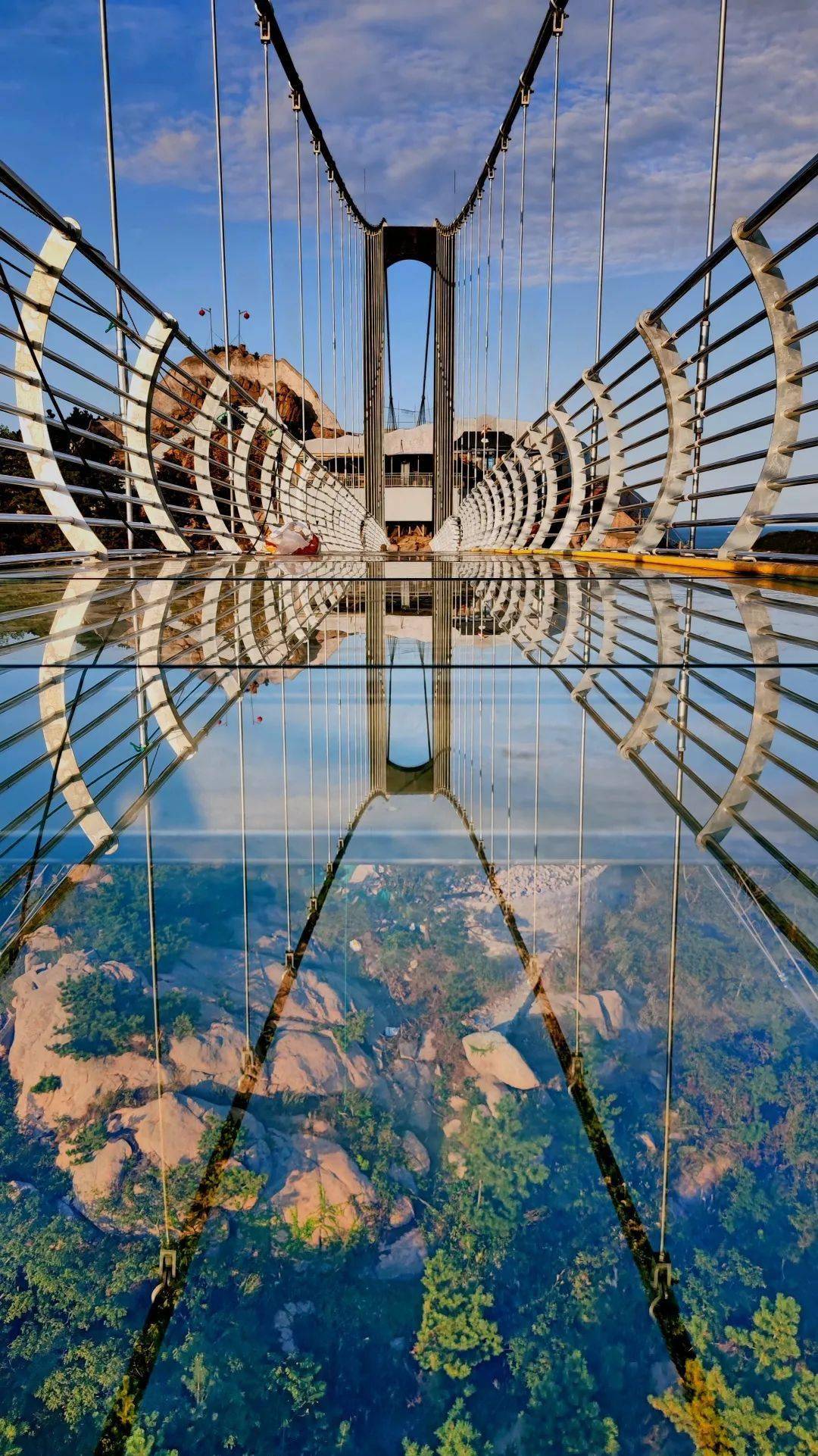 玻璃栈道冰雪魔法世界恐龙探险馆鹦鹉亲子乐园第二站 · 成山头风景区