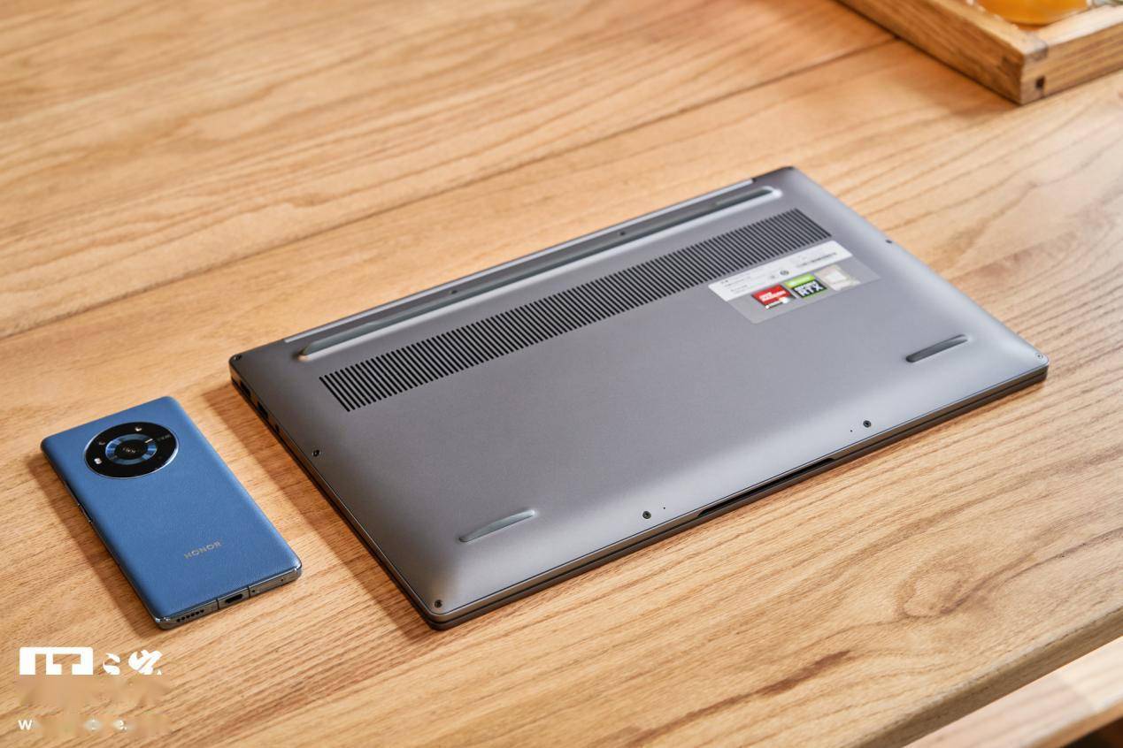 【IT之家开箱】荣耀 MagicBook 16 Pro 图赏：144Hz 电竞屏幕