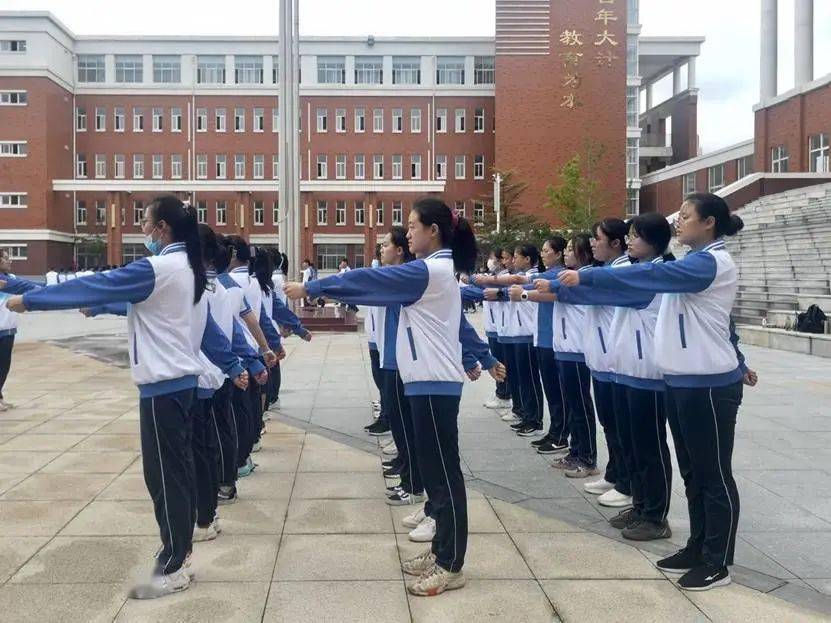 学习内务整理培养良好习惯记青岛十九中军训第二天
