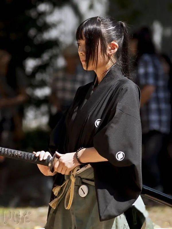 【绘画参考】武士服饰、动作素材_插画