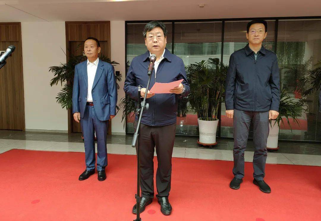 秦苏良在致辞中表示,此次大学生实习实训基地,科技成果转化基地成功