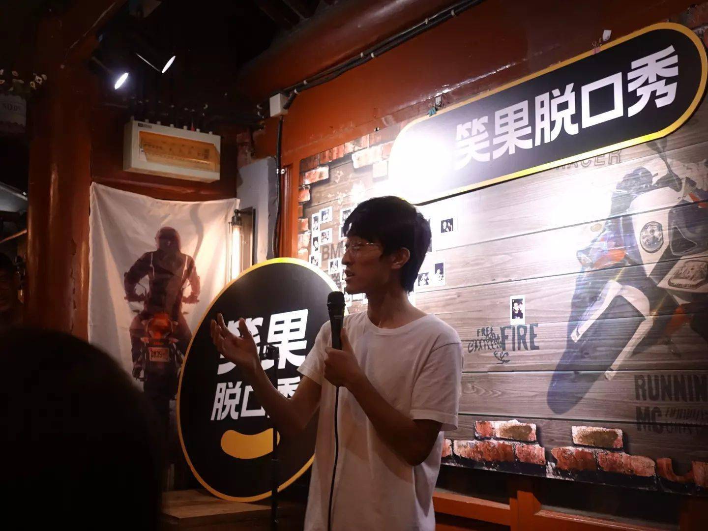 志趣|脱口秀“新秀”邱瑞：我所有的志趣都源于恐惧丨专访