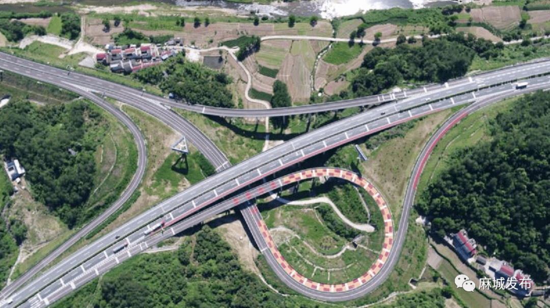 湖北首条直达景区大门的高速公路28日零点通车