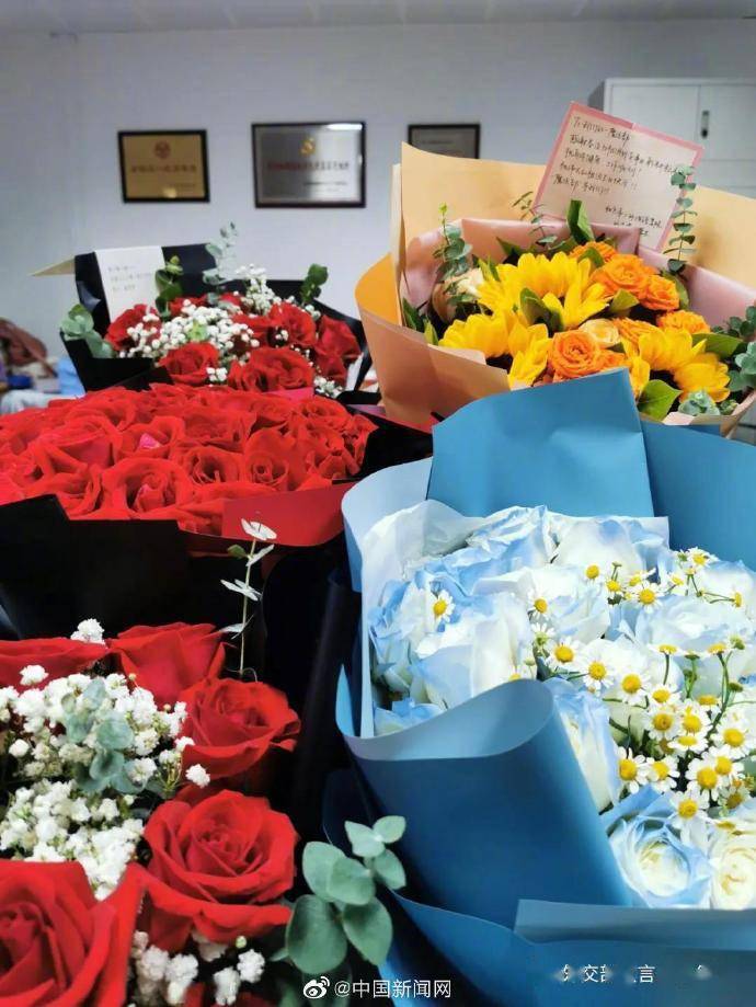 外交部建议大家不要再来送花了