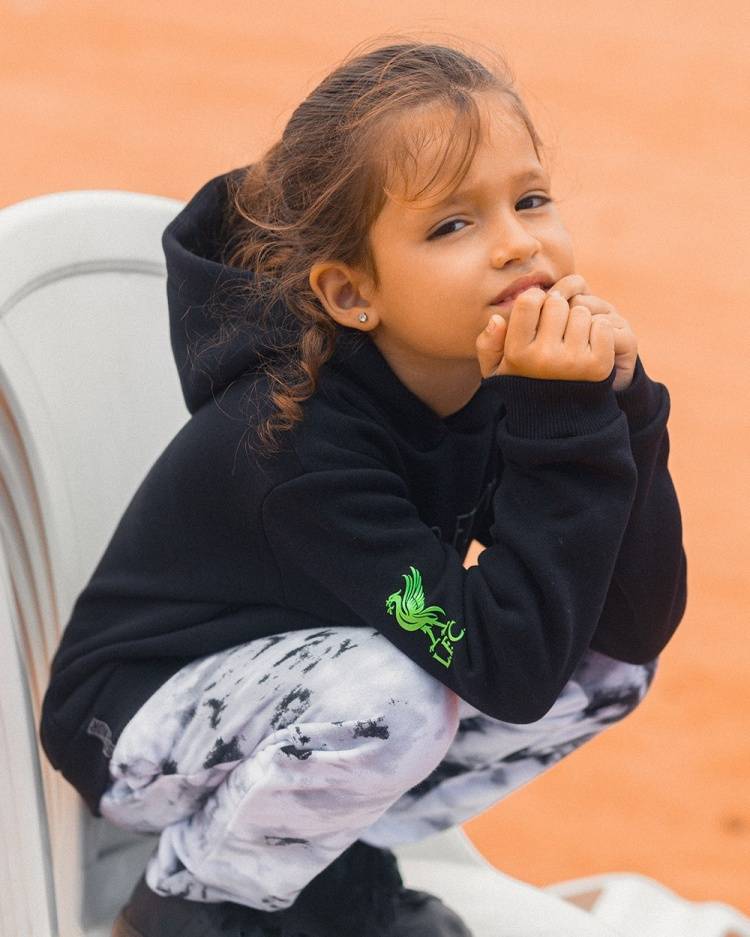 故乡 菲尔米诺和利物浦合作推行童装，设计灵感来自巴西故乡