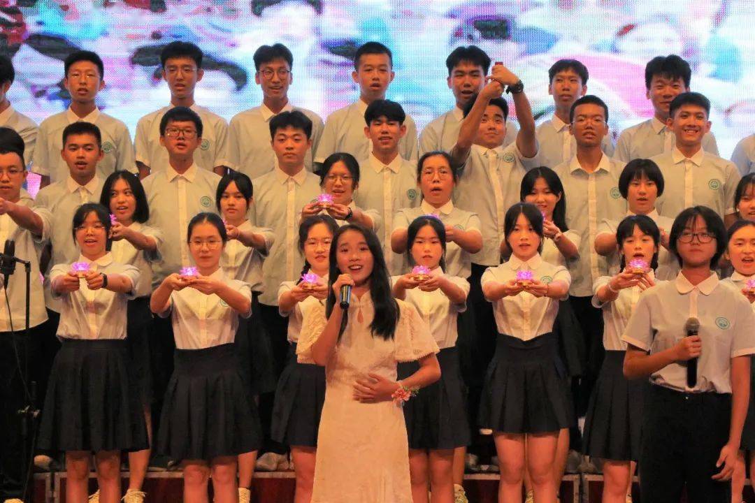 喜迎国庆歌唱祖国丨我校举办喜迎国庆高中部合唱比赛