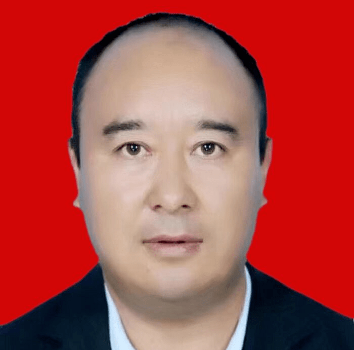 教龄25年,高级职称,现任海北州门源县青石嘴镇寄宿制小学党支部书记